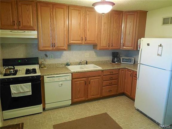 3rd image of 11978 Roseview Ln