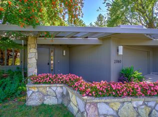 2060 Kenwood Dr E, Maplewood, MN 55117