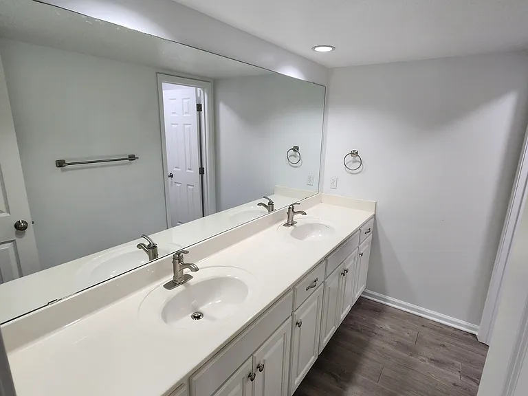 8320 N Nodaway Ave — Photo 9