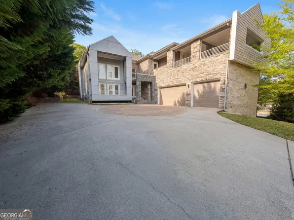 302 Summer Garden Dr, Marietta, GA 30064