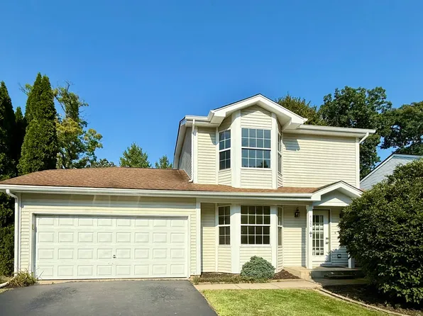 4120 Hale Ln, Island Lake, IL 60042