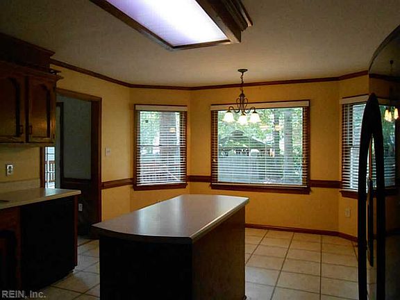 5th image of 1608 Blue Heron Ct