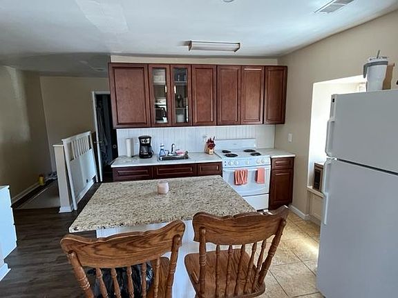 2nd image of 200 Bridge St APT 3
