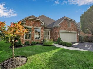82 Haverford Ln, Williamsville, NY 14221
