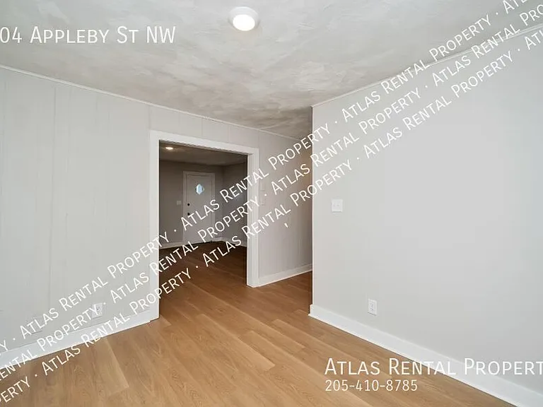 804 Appleby St NW — Photo 9
