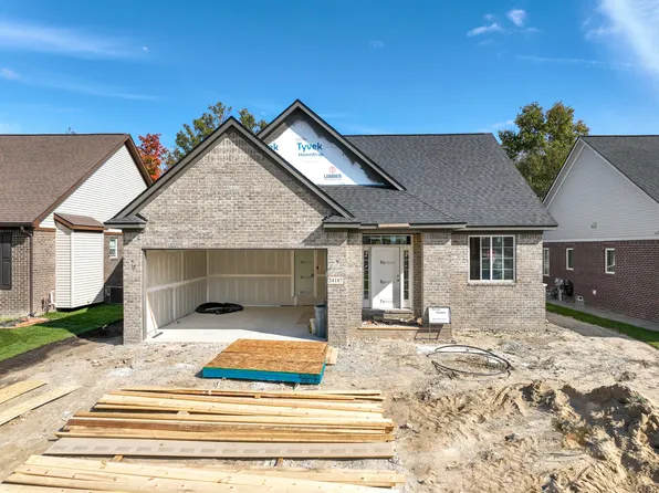 24187 Coyote Trl, New Boston, MI 48164