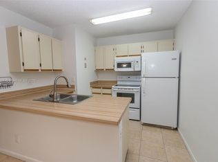 18304 NW 68th Ave APT L, Hialeah, FL 33015