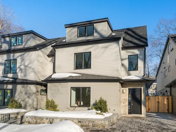 956 Walnut St #3, Newton Highlands, MA 02461