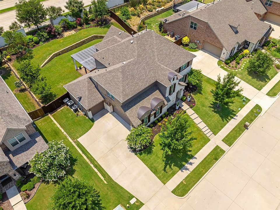 1st image of 720 Darian Dr