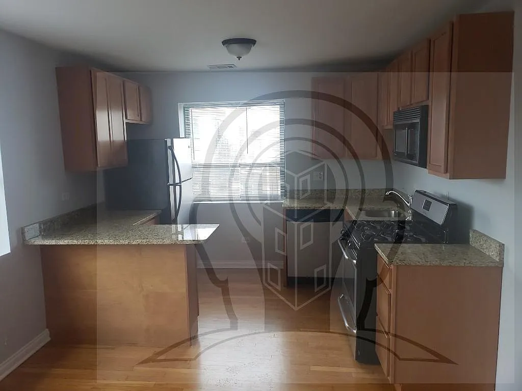 2 bed, 1.0 bath, 600 sqft, $2,150 — Photo 2