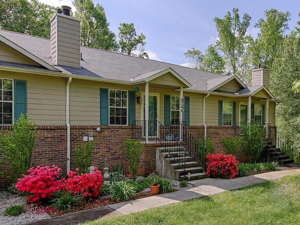 1st image of 8744 Olde Colony Trl #8