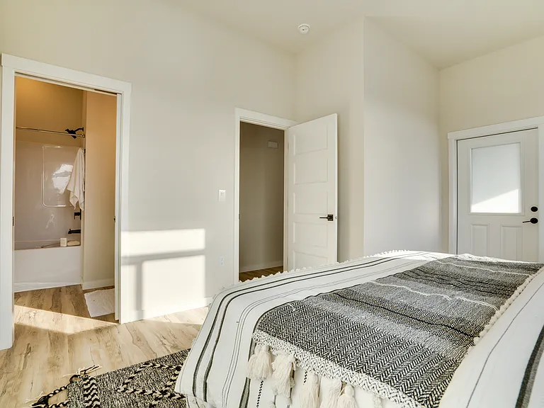 4010 N Highland St — Photo 23
