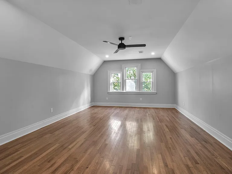 100 Richmond Ave #UPPER — Photo 42