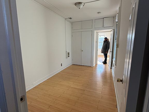 4th image of 828 Newark Ave #A