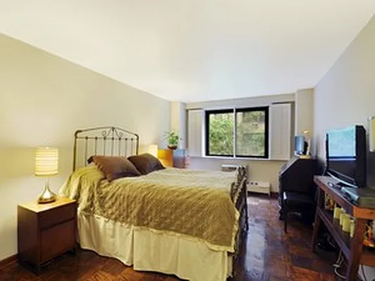 Sold by Corcoran | media 19