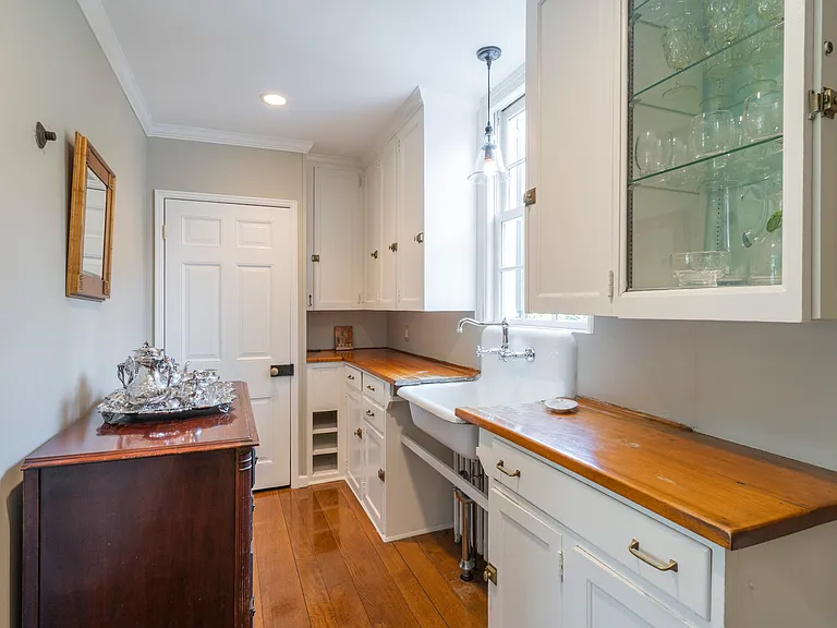 601 Harriton Rd — Photo 10