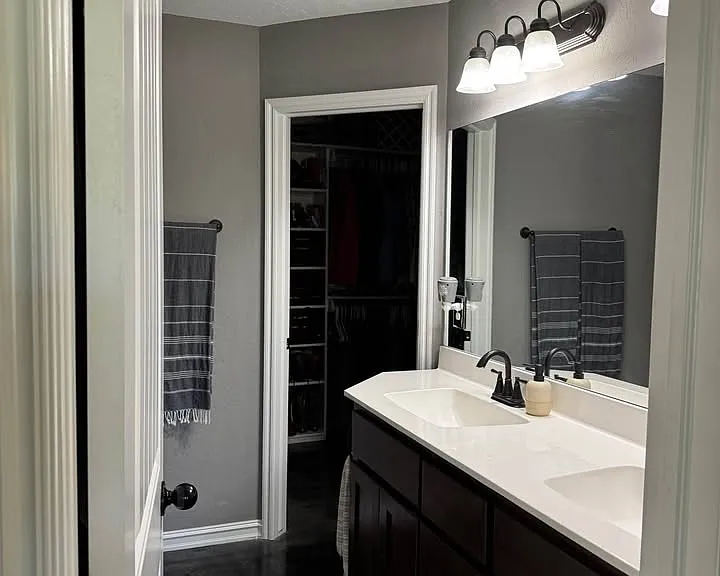 218 W Detroit St — Photo 16