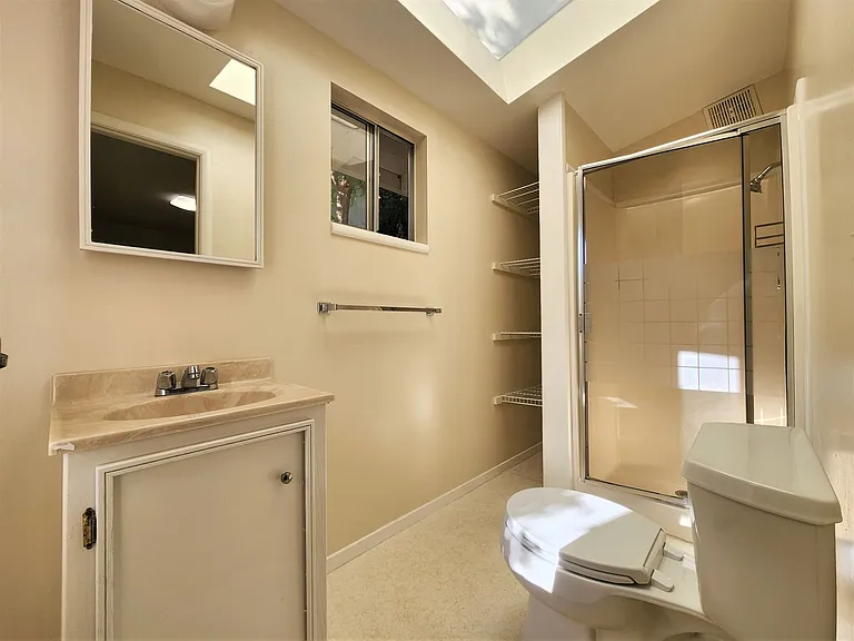 329 Colorado Ave — Photo 16