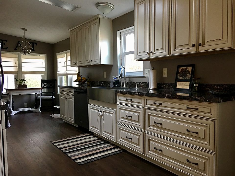 Kitchen/breakfast nook