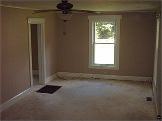 4th image of 193 Brown St