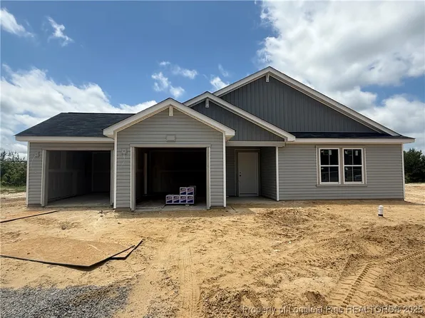 963 Sapphire Stone Ln, Hope Mills, NC 28348