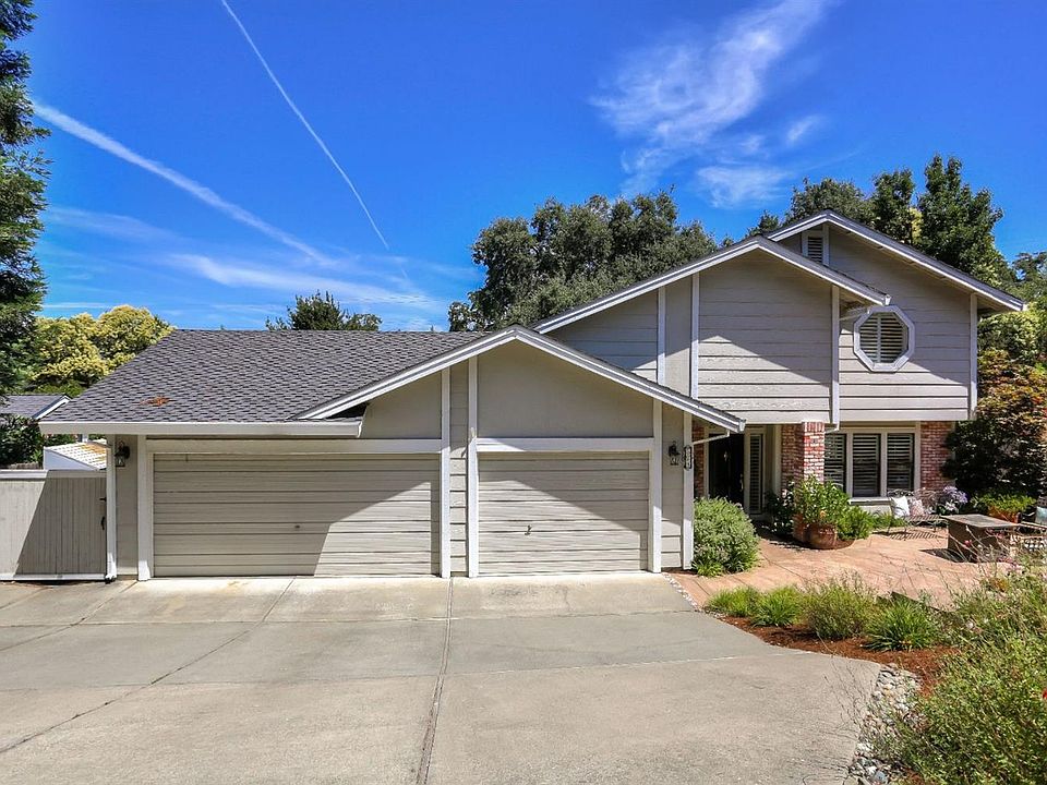 1st image of 324 Flower Dr