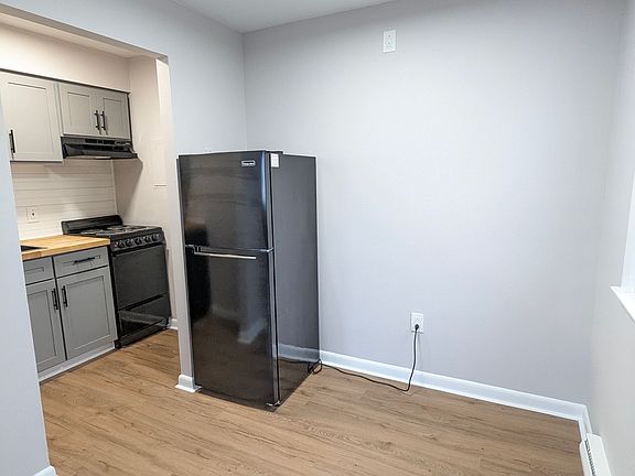 2nd image of 142 Alexander Ave #B3