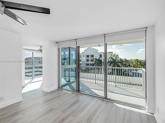 4th image of 2655 Collins Ave APT 502