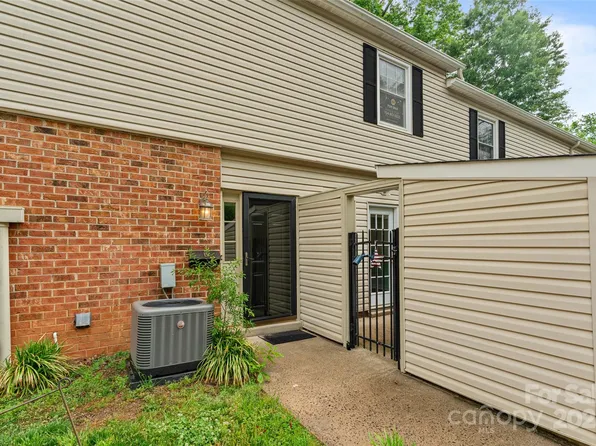 5929 Quail Hollow Rd APT B, Charlotte, NC 28210