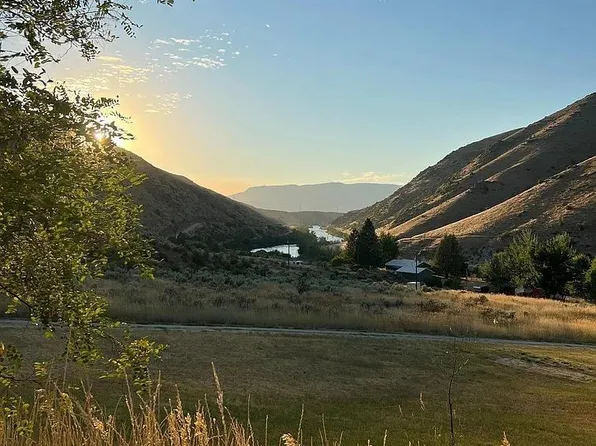 24 River Bluff Ln, Horseshoe Bend, ID 83629