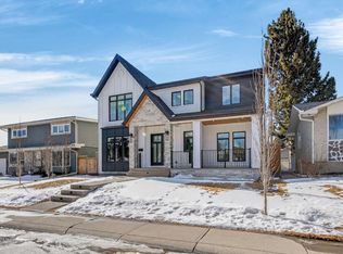 6515 Longmoor Way SW, Calgary, AB T3E5Z8