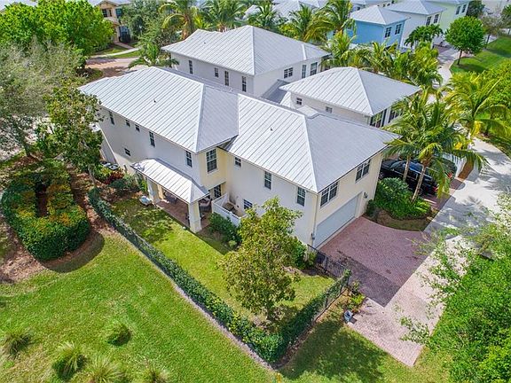 4th image of 1531 SW Prosperity Way
