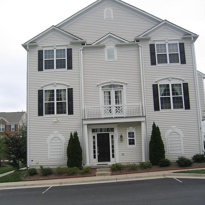 1st image of 5031 Greenhouse Ter