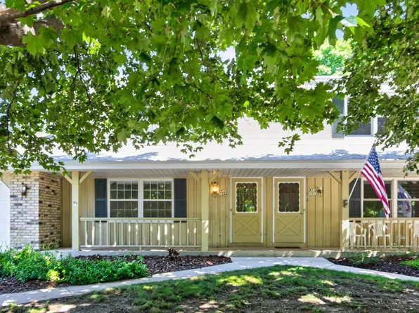 W71N1044 Hampton AVENUE, Cedarburg, WI 53012