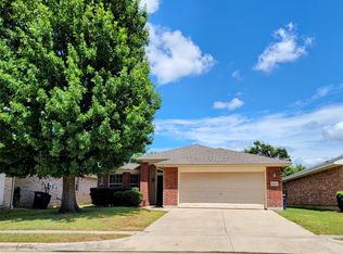 8033 Summer Stream Dr, Fort Worth, TX 76134
