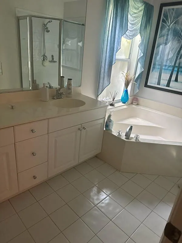 3 bed, 2.0 bath, 1617 sqft, $4,700 — Photo 3