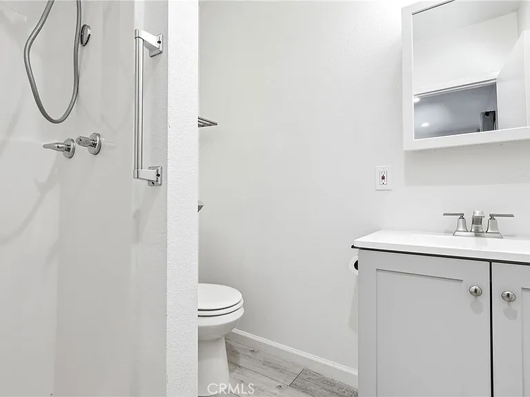 524 E Ghent St — Photo 32