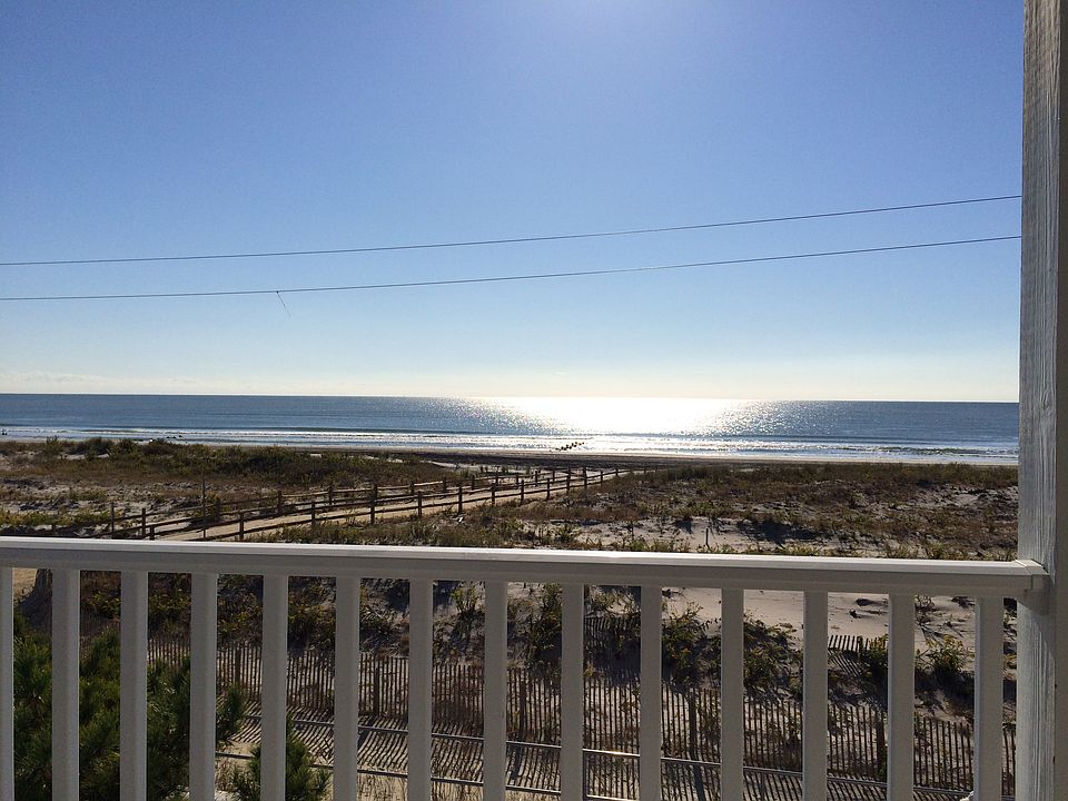 1st image of 1606 Boardwalk