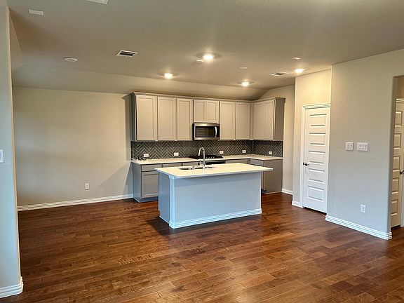 4th image of 1813 Briar Rose Dr