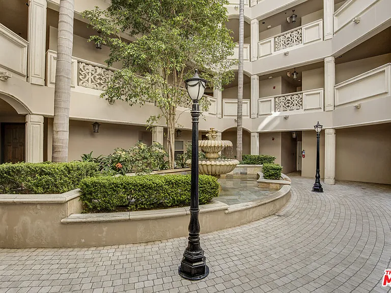 850 N Croft Ave #203 — Photo 3