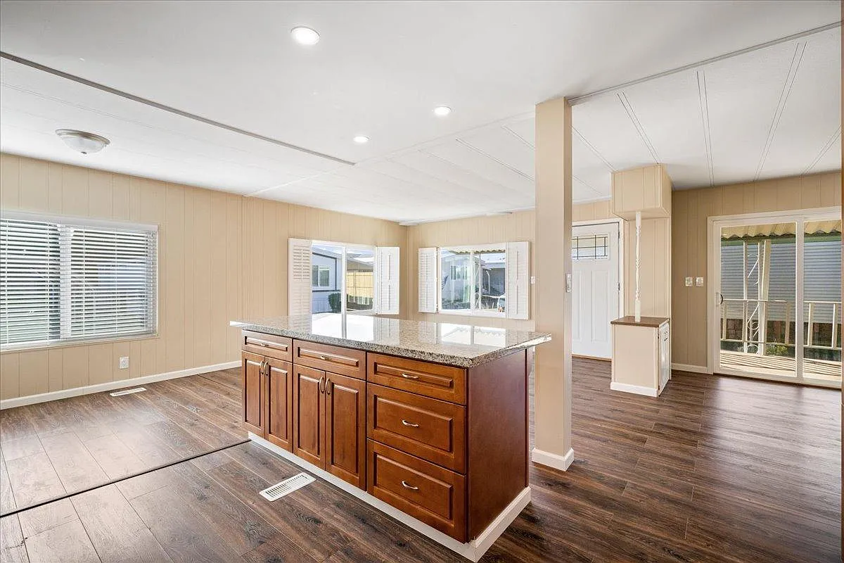 5925 Cackler Ln photo 1