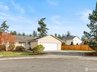 1020 NW 14th Way, Oak Harbor, WA 98277