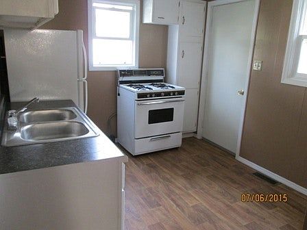 2nd image of 309 W 34th St