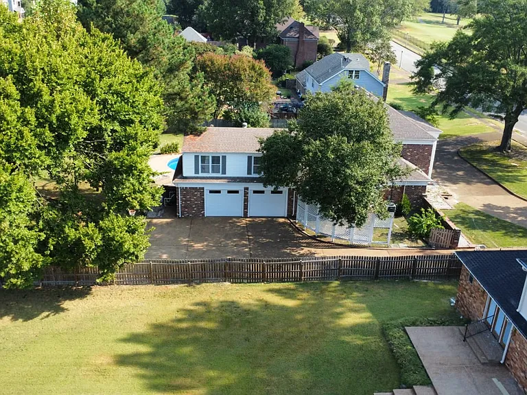 2499 Countrywood Pkwy — Photo 4
