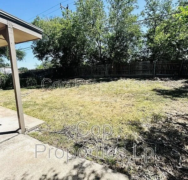14810 Ridge Hill Dr — Photo 18