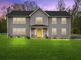 102 Holloran Rd, New Windsor, NY 12553