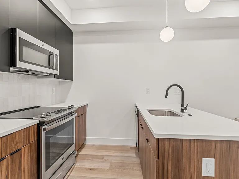 4710 Woodland Ave #A101 — Photo 13