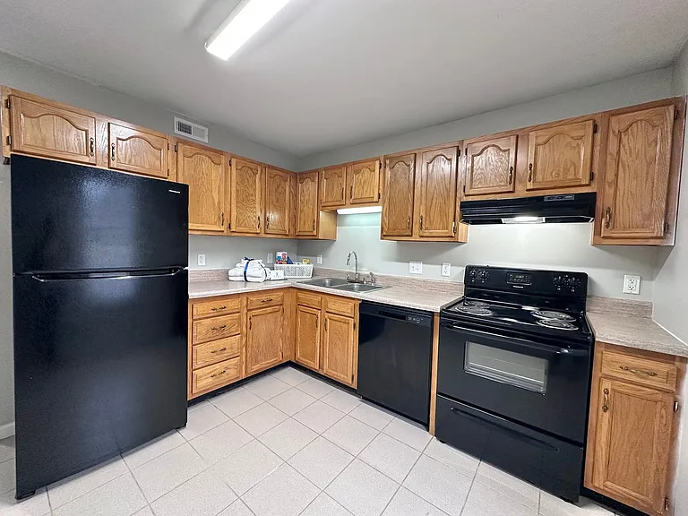 Rand Stockton Apartment Homes — Photo 116