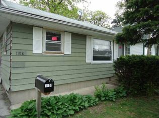 1108 Grove St, Aurora, IL 60505