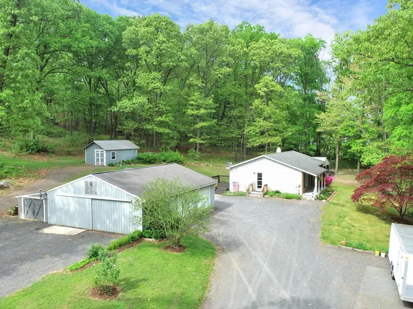 6 Watson Dr, Newport, PA 17074